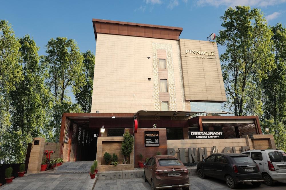 Pinnacle By Click Hotels, Lucknow Dış mekan fotoğraf