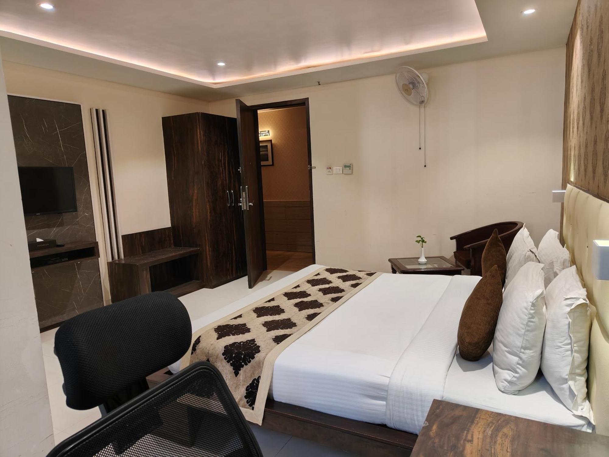 Pinnacle By Click Hotels, Lucknow Dış mekan fotoğraf