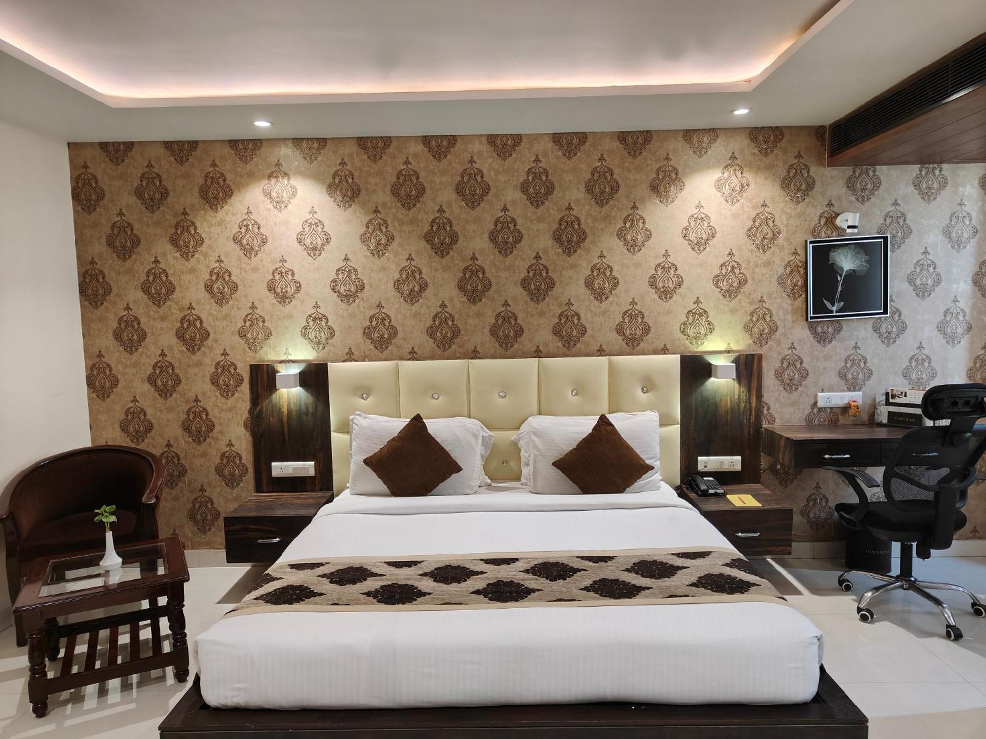 Pinnacle By Click Hotels, Lucknow Dış mekan fotoğraf