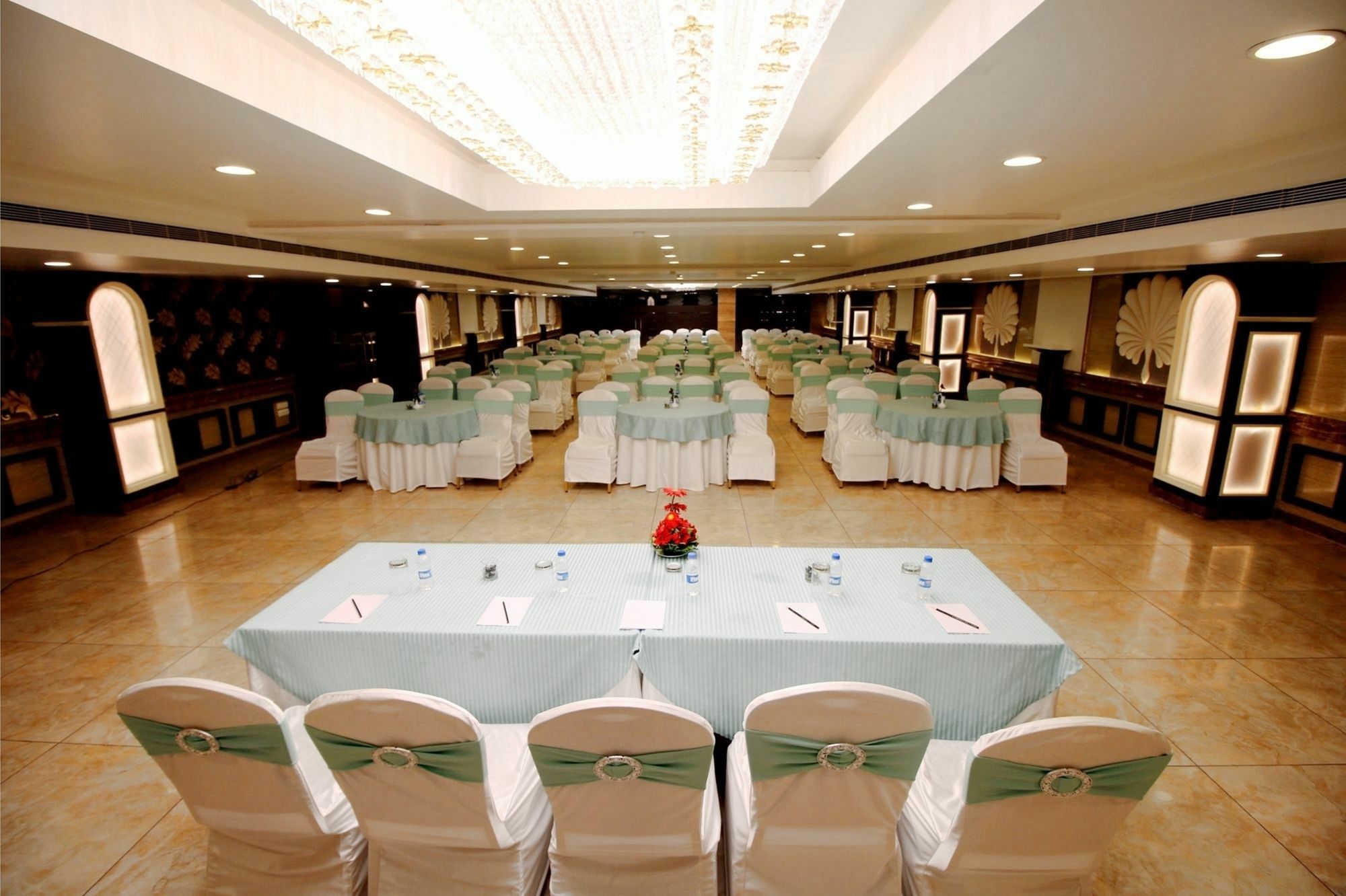 Pinnacle By Click Hotels, Lucknow Dış mekan fotoğraf